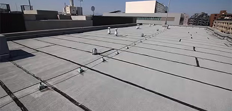 建築物に使用されるルーフドレンとは？劣化による影響や対処法も紹介