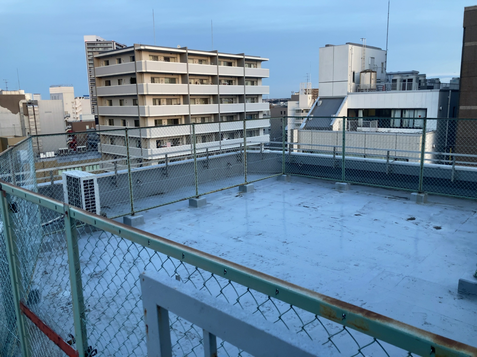 パルコン住宅の屋根防水工事とは？雨漏り対策から費用・工法まで詳しく紹介