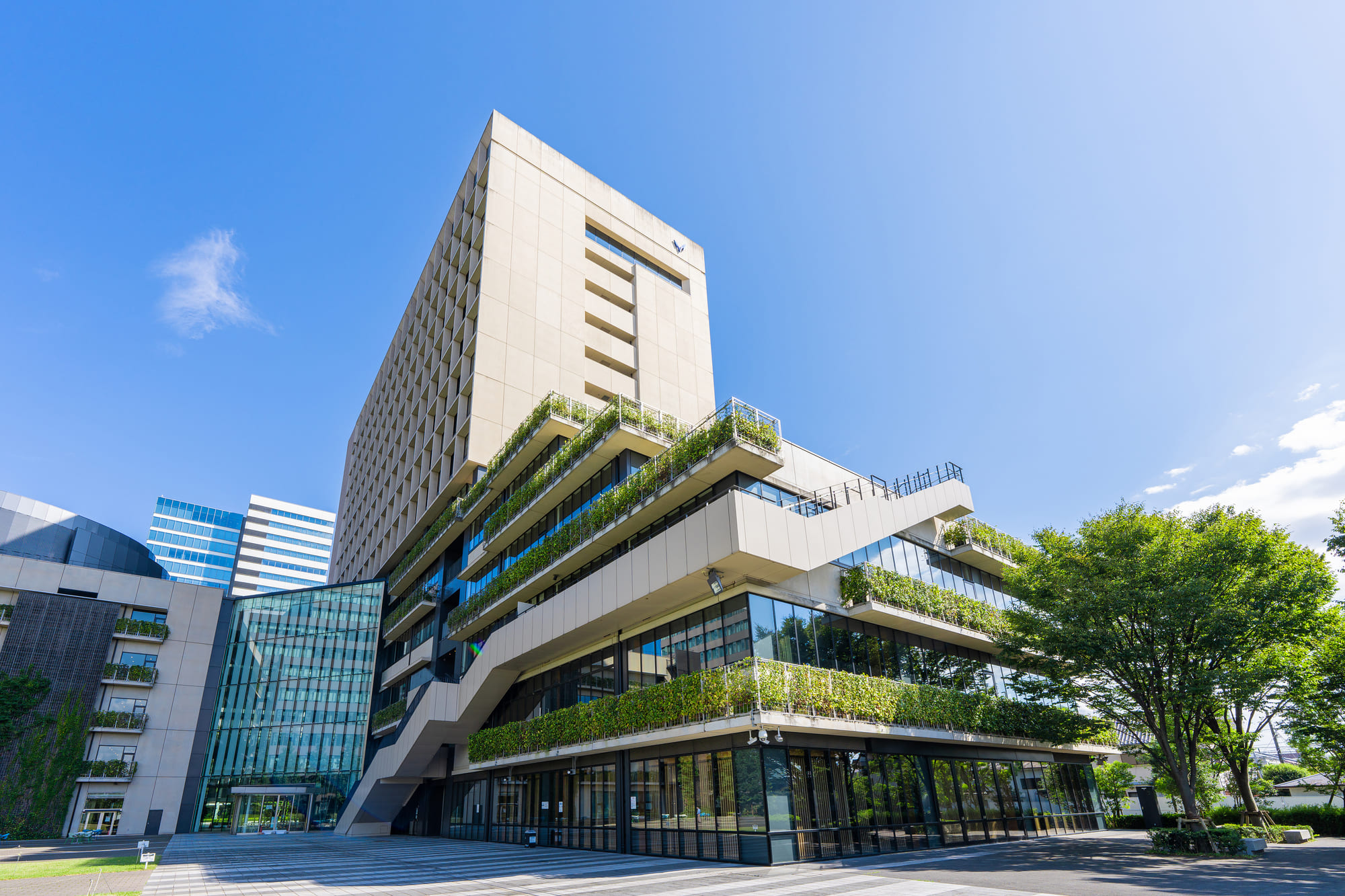 中野区でビルやマンションの雨漏り修理、防水工事をお探しの方へ｜一貫した自社施工で調査・見積もり