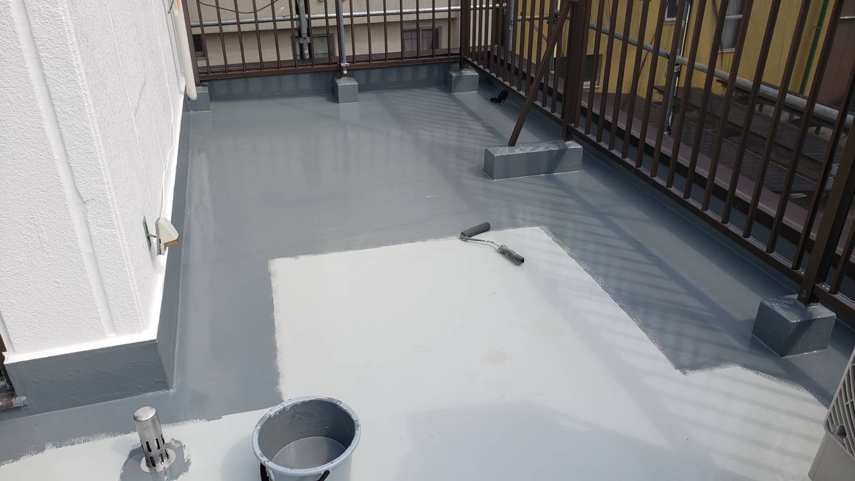 板橋区の屋上防水工事について｜施工方法や防水の種類・耐用年数を紹介【アパート・マンションの防水】