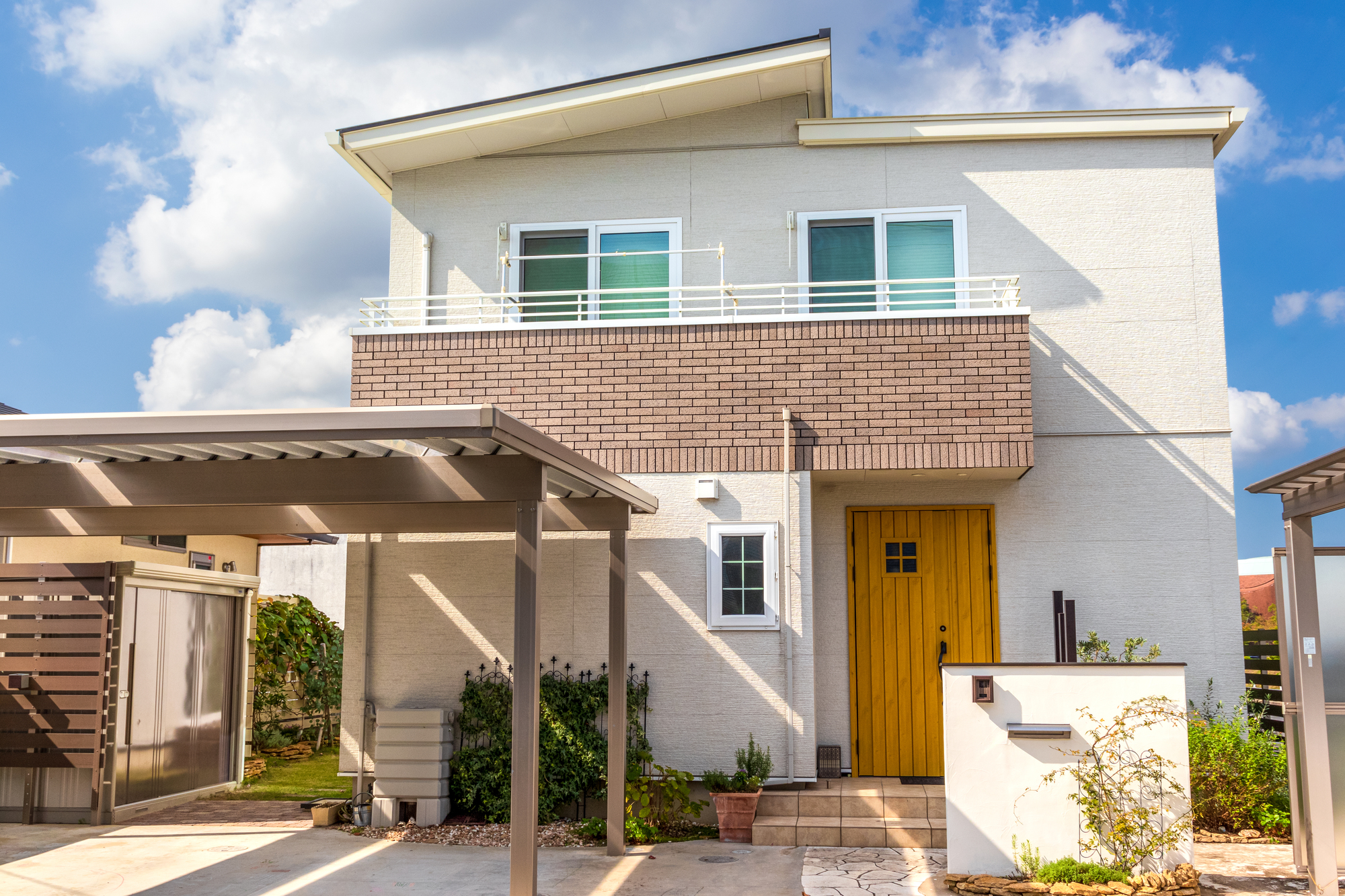 白い外壁は虫が寄りにくい？その理由と効果的な防虫対策を解説