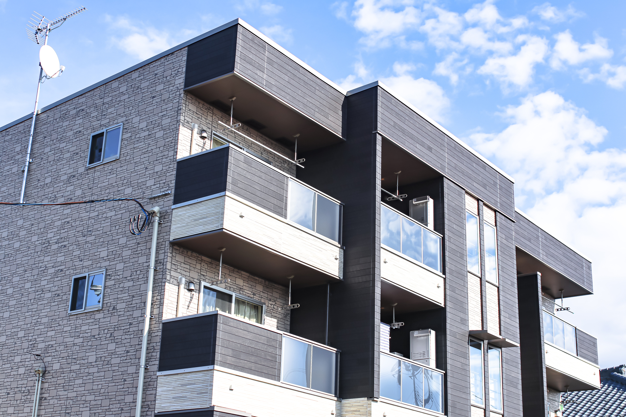 豊島区のマンション防水工事の種類や費用・周期と耐用年数【屋上・屋根・ベランダを守る】