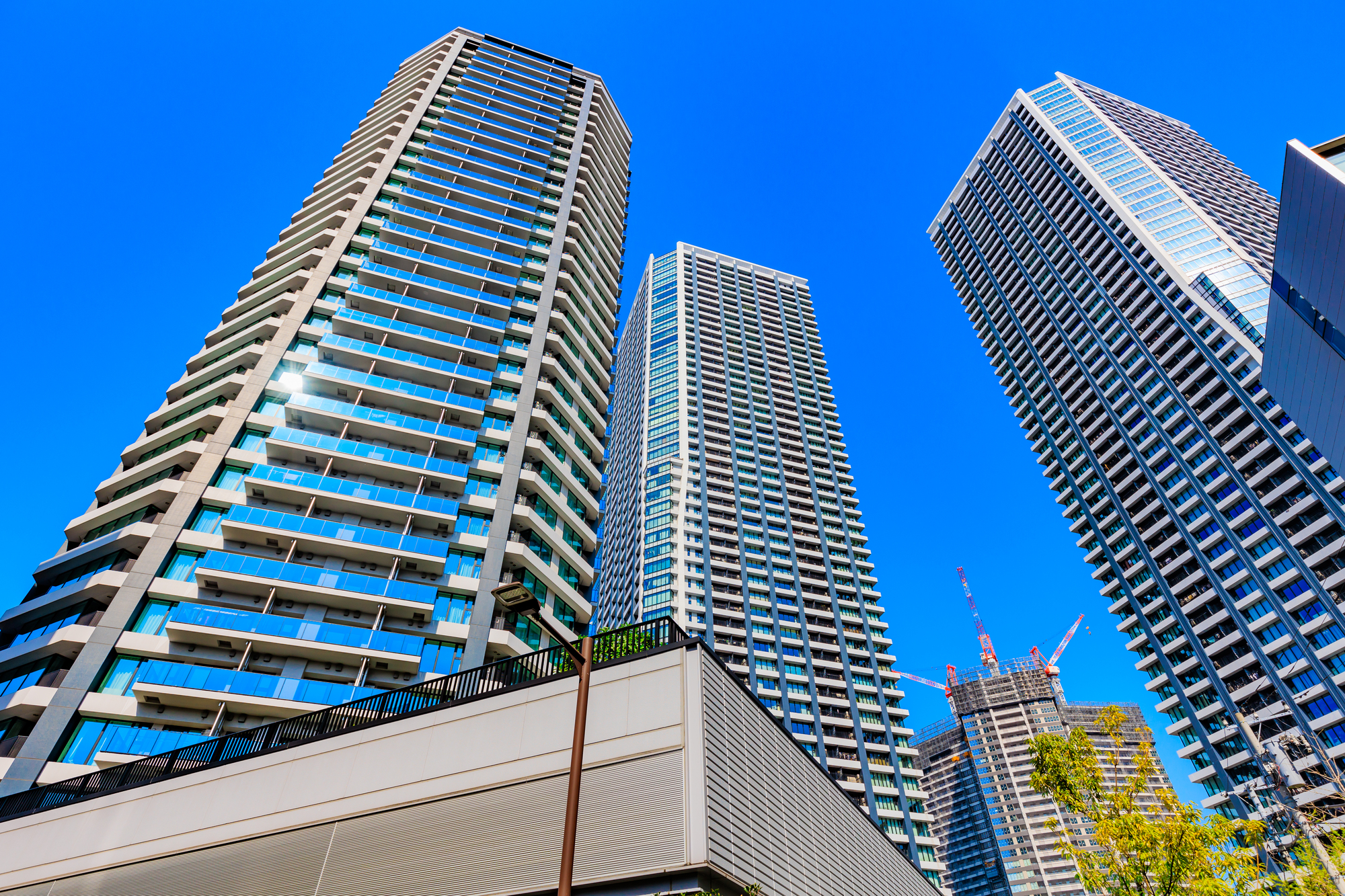 タワマン(タワーマンション)は建て替えできる?老朽化への対応や費用・合意形成について解説