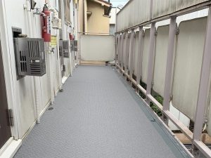 【個人オーナー様】東京都練馬区アパート　階段・廊下の塗装工事+長尺シート工事　費用公開