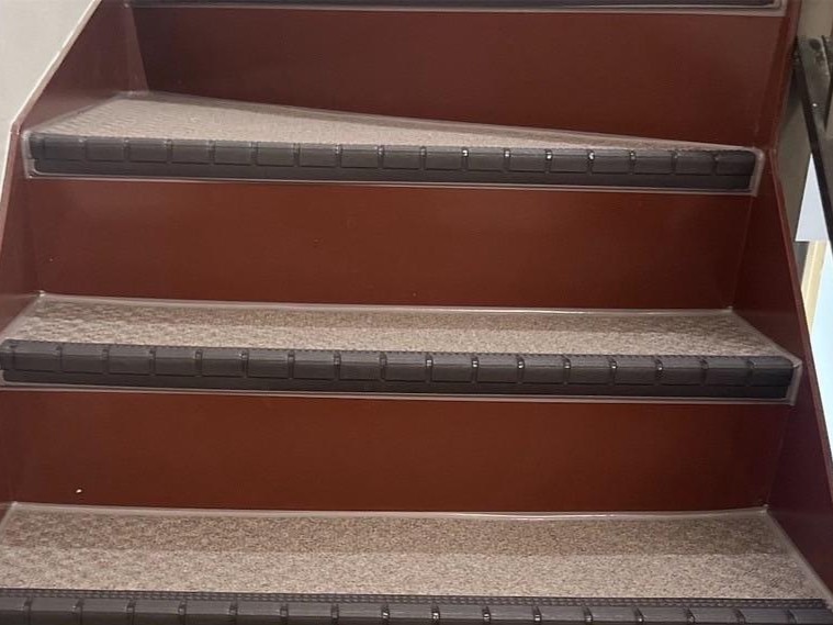 【個人オーナー様】神奈川県横浜市ビル　長尺シート工事　費用公開