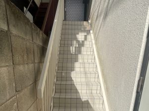 【企業様】東京都品川区戸建て　鉄骨階段補修工事　費用公開