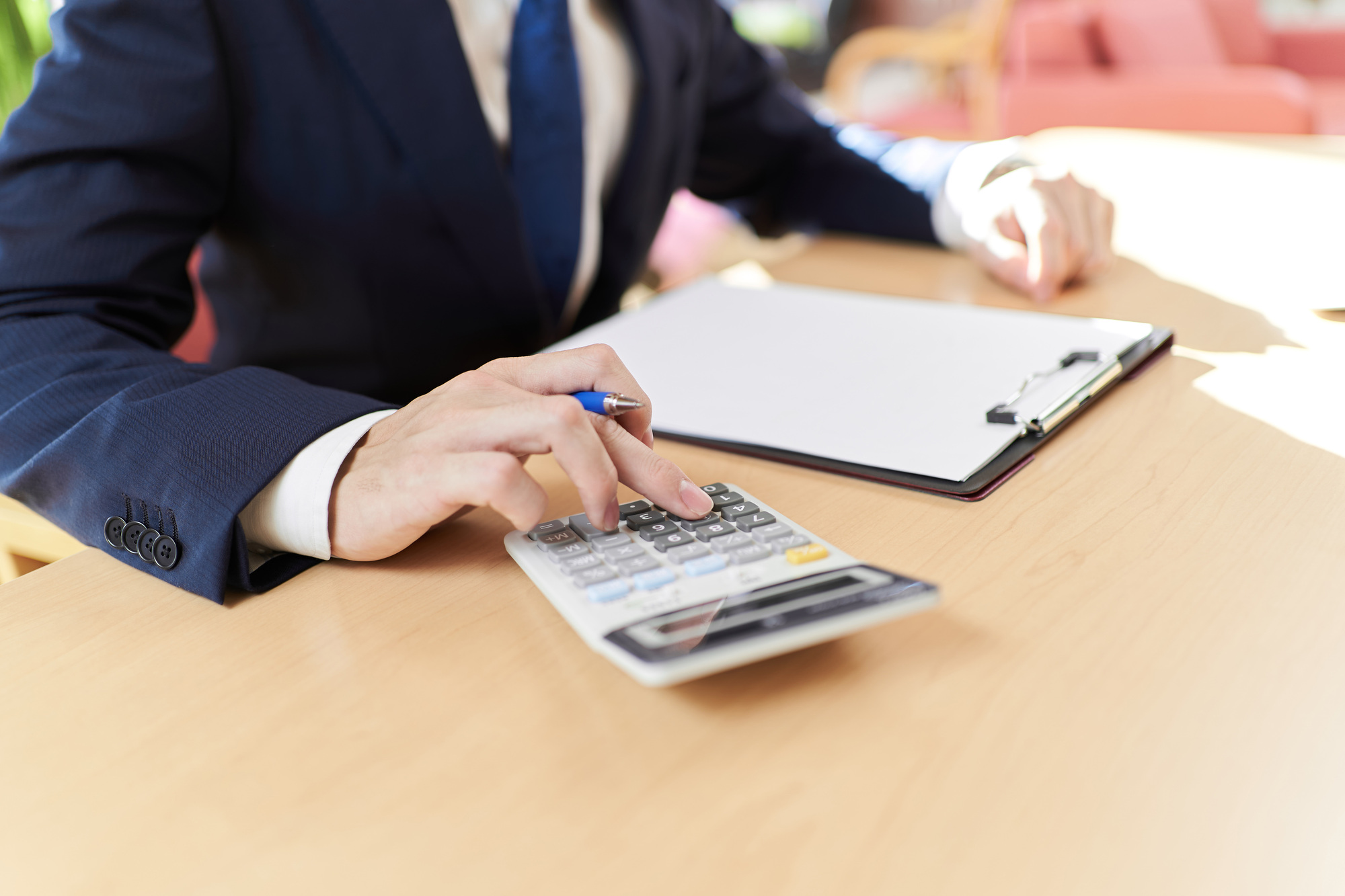 自治会費に消費税はかかる？課税・非課税の違いや協賛金の仕分けと会計処理について解説