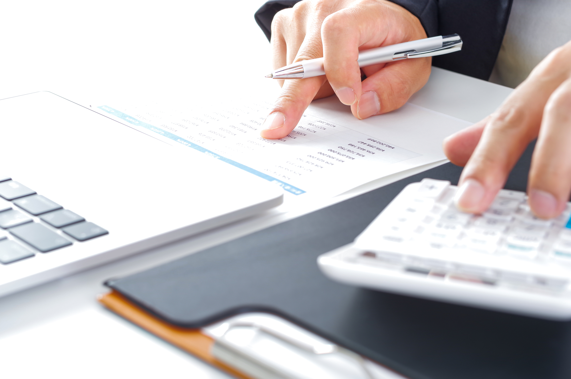 管理費の勘定科目はどう仕訳する？管理組合・賃貸オーナー・区分所有者の違いをわかりやすく解説