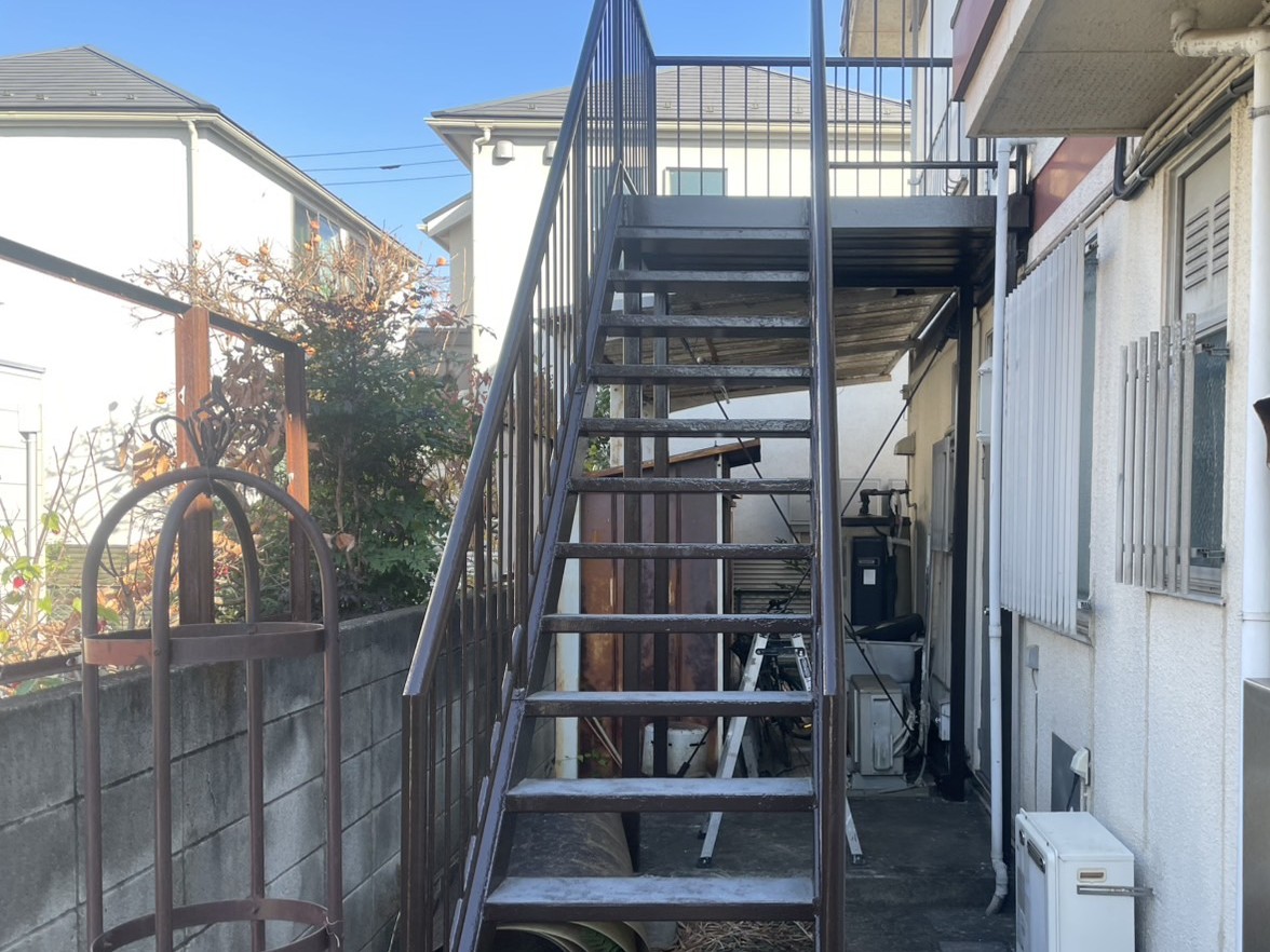 【個人オーナー様】東京都世田谷区アパート　鉄骨階段補修工事+塗装工事　費用公開