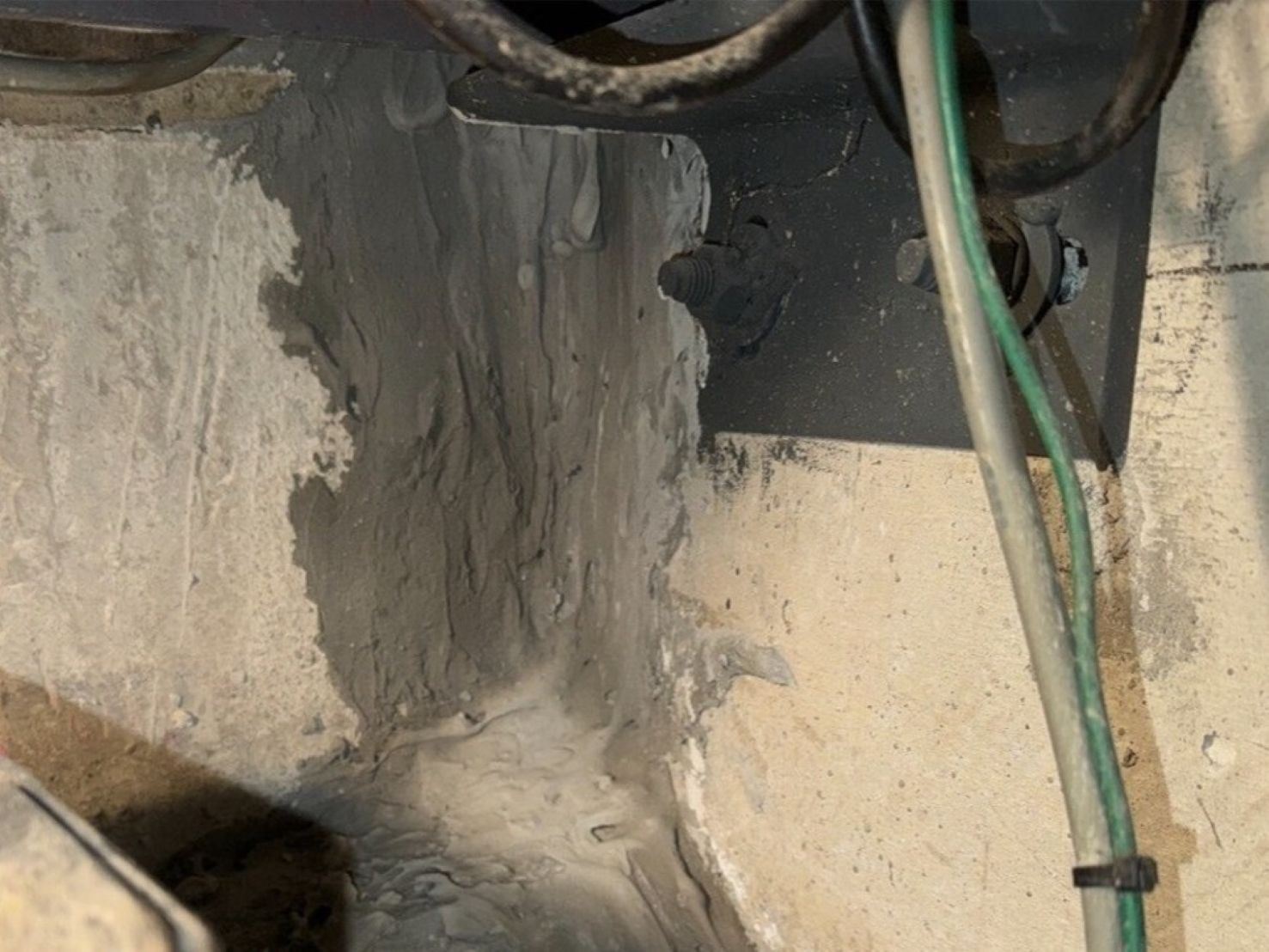 【企業様】神奈川県川崎市ビル　エレベーターピット止水工事　費用公開