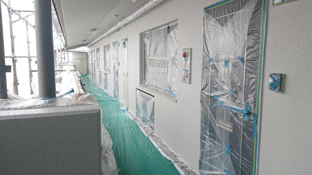 マンション外廊下の塗装準備