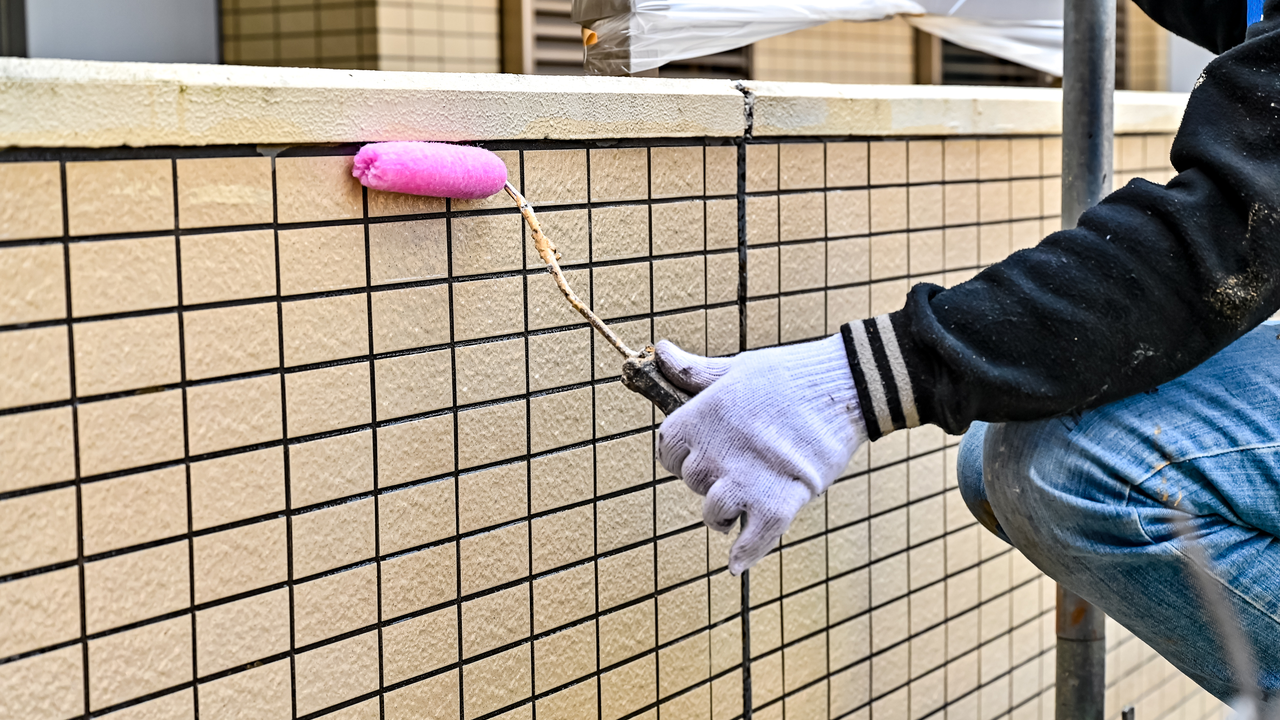 外壁塗装の種類｜塗料別の特徴や耐用年数を解説に関するイメージ写真